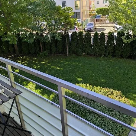 Modern In Near Center *