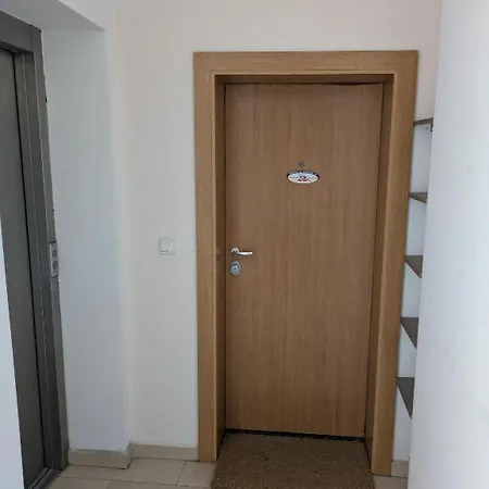 Modern Apartment Near City Center