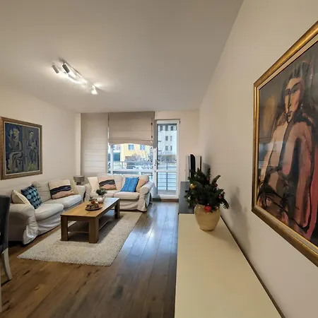 Modern Near Center