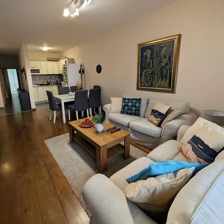 Modern Apartment Near City Center * סופיה