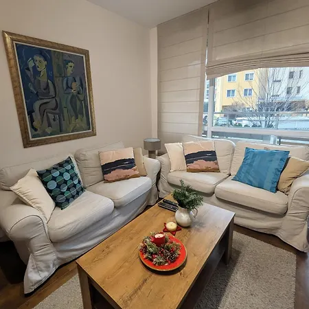 Apartment Cozy Artistic - Metro & Free Parking