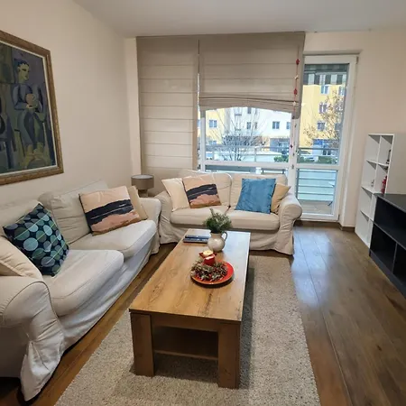 Cozy Artistic - Metro & Free Parking Apartment *