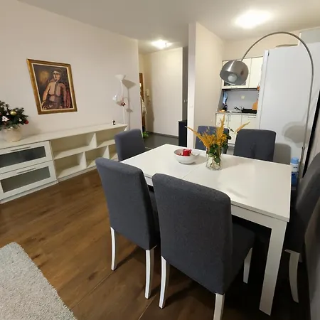 Apartment Cozy Artistic - Metro & Free Parking *