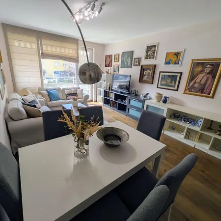 Modern Near Center Apartmán