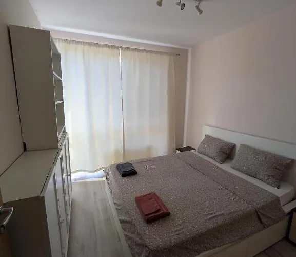 Апартамент Modern In Near Center София